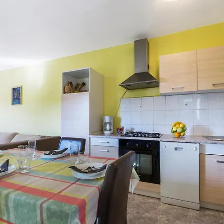Apartamento Stunning Apartment In Pula With Kitchen