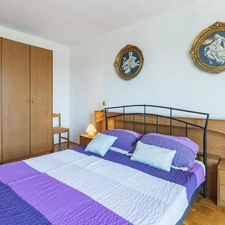 Apartamento Stunning Apartment In Pula With Kitchen Pula