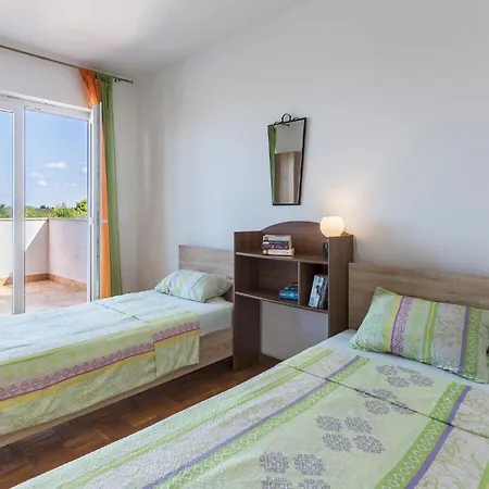 Appartement Stunning Apartment In Pula With Kitchen Pula