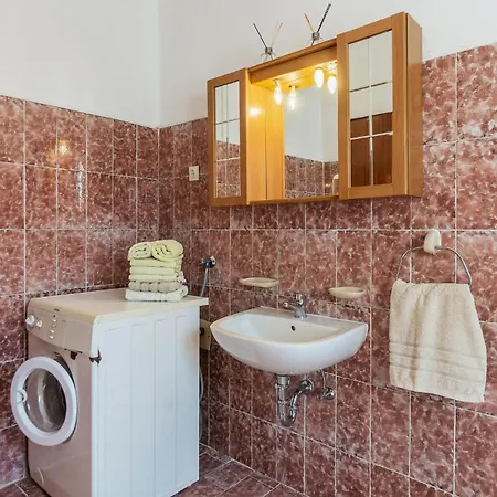 Appartement Stunning Apartment In Pula With Kitchen Pula