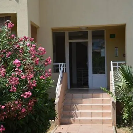 Stunning Apartment In Pula With Kitchen *