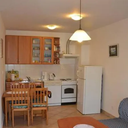 Stunning Apartment In Pula With Kitchen Pula